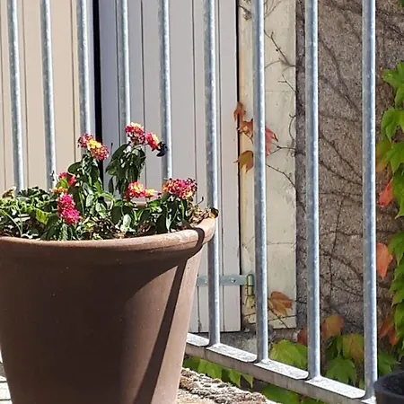 La Maison Haute Bed and Breakfast 4*