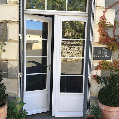 Bed and Breakfast La Maison Haute 4*