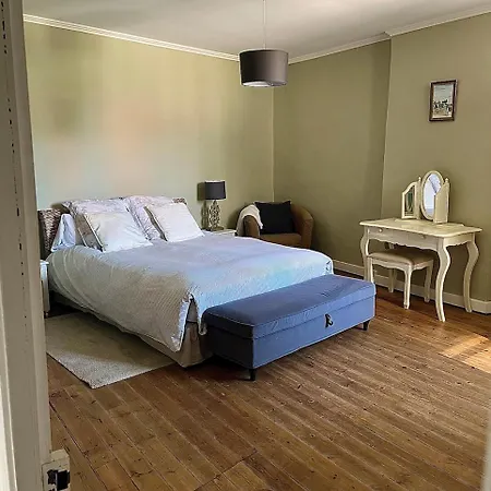 La Maison Haute Bed & Breakfast