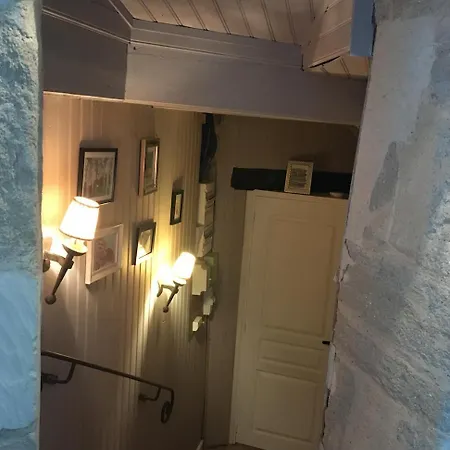 Bed and Breakfast La Maison Haute Tigné