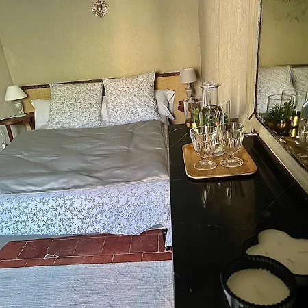 Bed & Breakfast La Maison Haute 4*