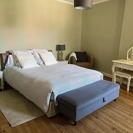 Bed and Breakfast La Maison Haute Tigné