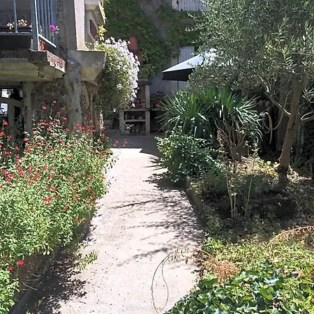 Bed & Breakfast La Maison Haute 4*