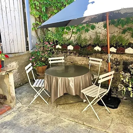 La Maison Haute Bed & Breakfast 4*