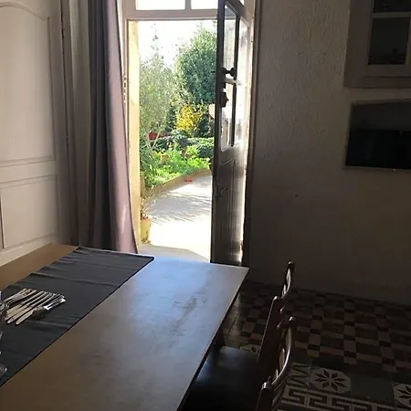 La Maison Haute Bed & Breakfast
