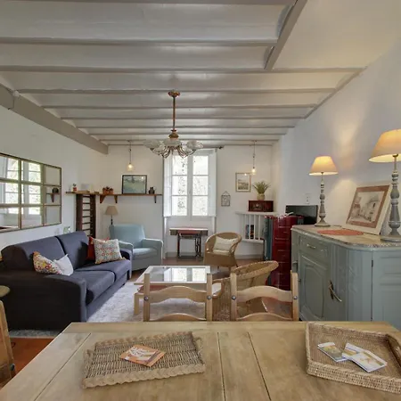 Bed and Breakfast La Maison Haute 4*