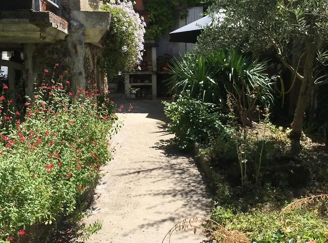 Bed & Breakfast La Maison Haute 4*