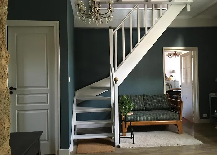 La Maison Haute Bed & Breakfast 4*