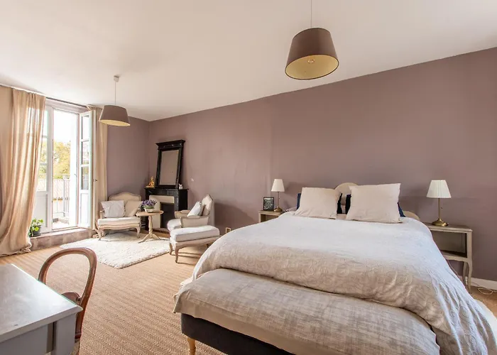 La Maison Haute Bed & Breakfast